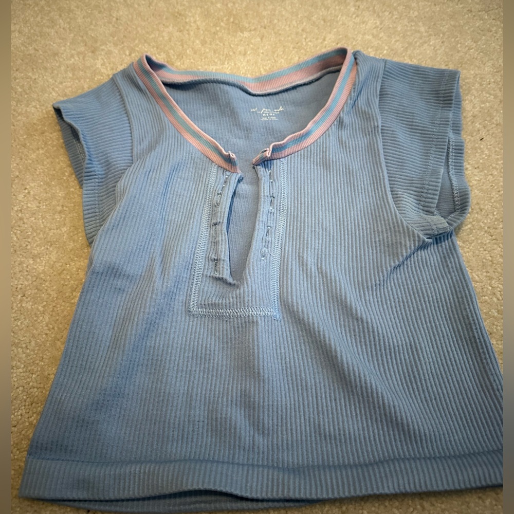 Urban outfitters crop top blue go for gold top with pink trim